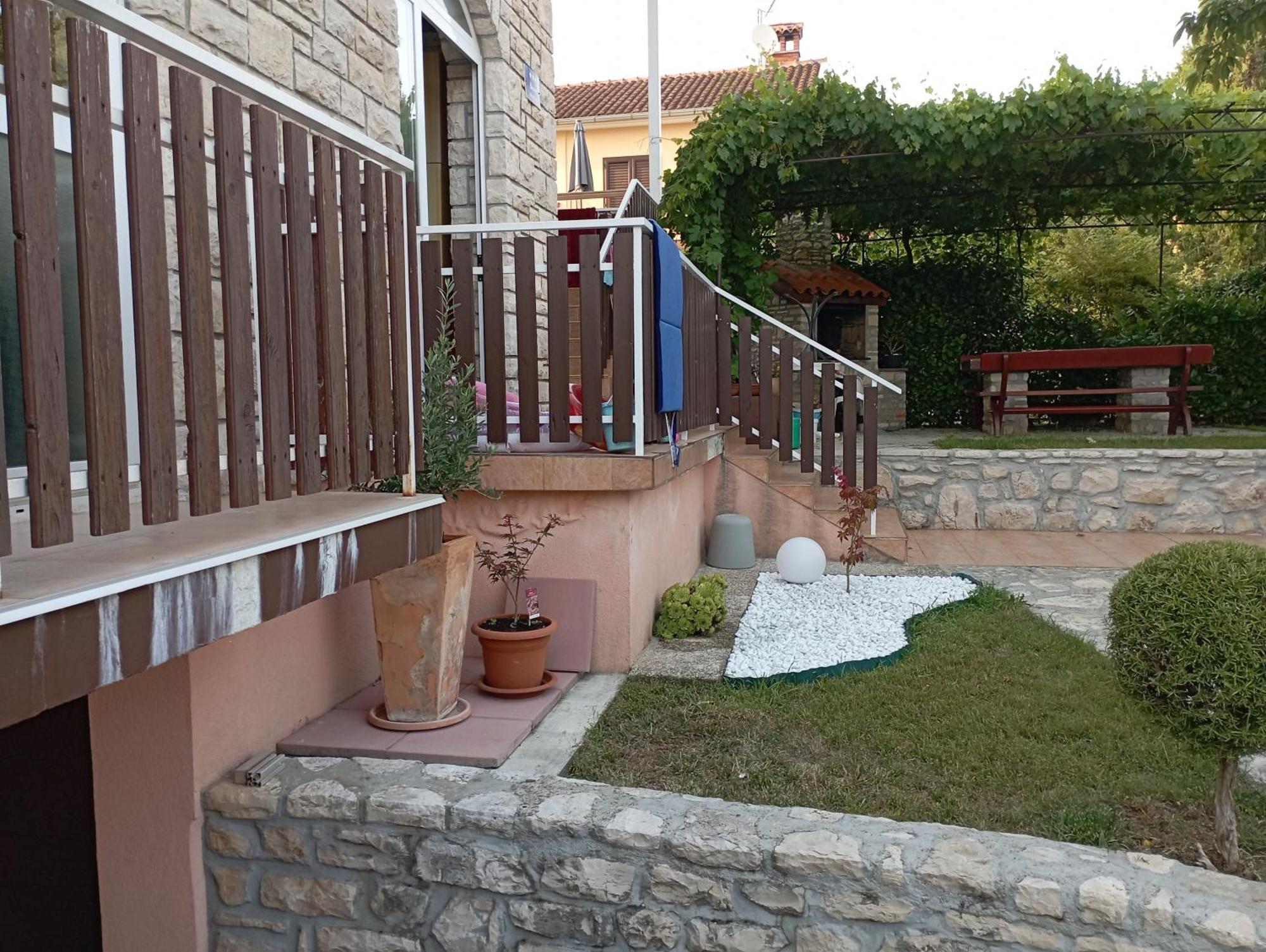 Ferienwohnung Apartman Sole Karigador Exterior foto